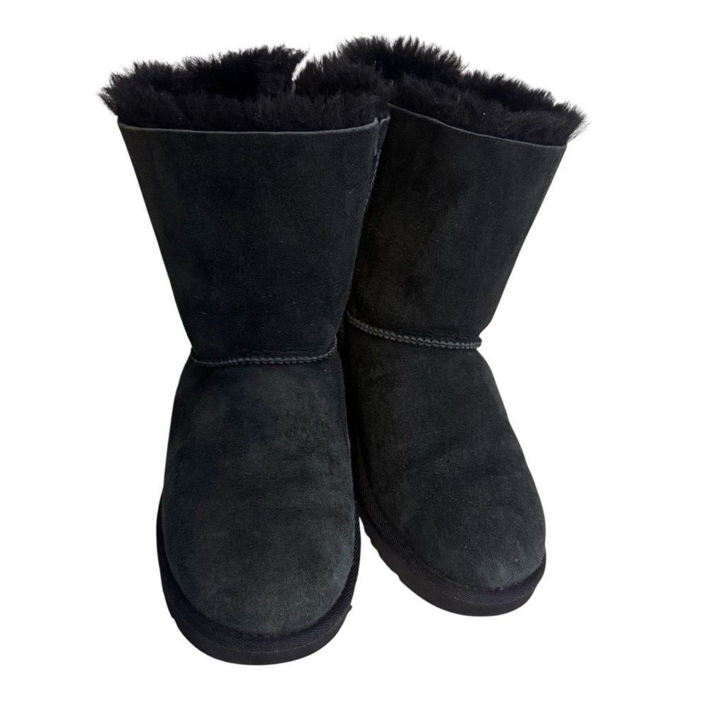 UGG Bailey Satin Bow II Boots Black
Suede Sheepskin Fur - Picture 6 of 14
